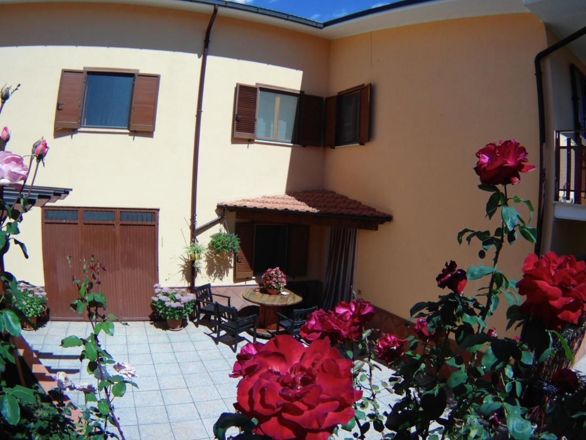 B&B A Casa Di Nonna Massa d'Albe Ngoại thất bức ảnh